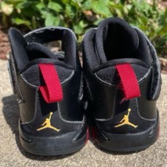 Kids Jordan Flight Club ‘91 size 10C - Picture 3 of 4